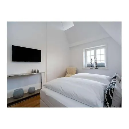 1-bedroom *
